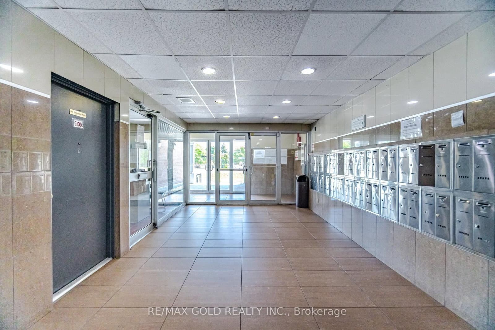 3025 The Credit Woodlands Drive, Unit 251 - Image 6