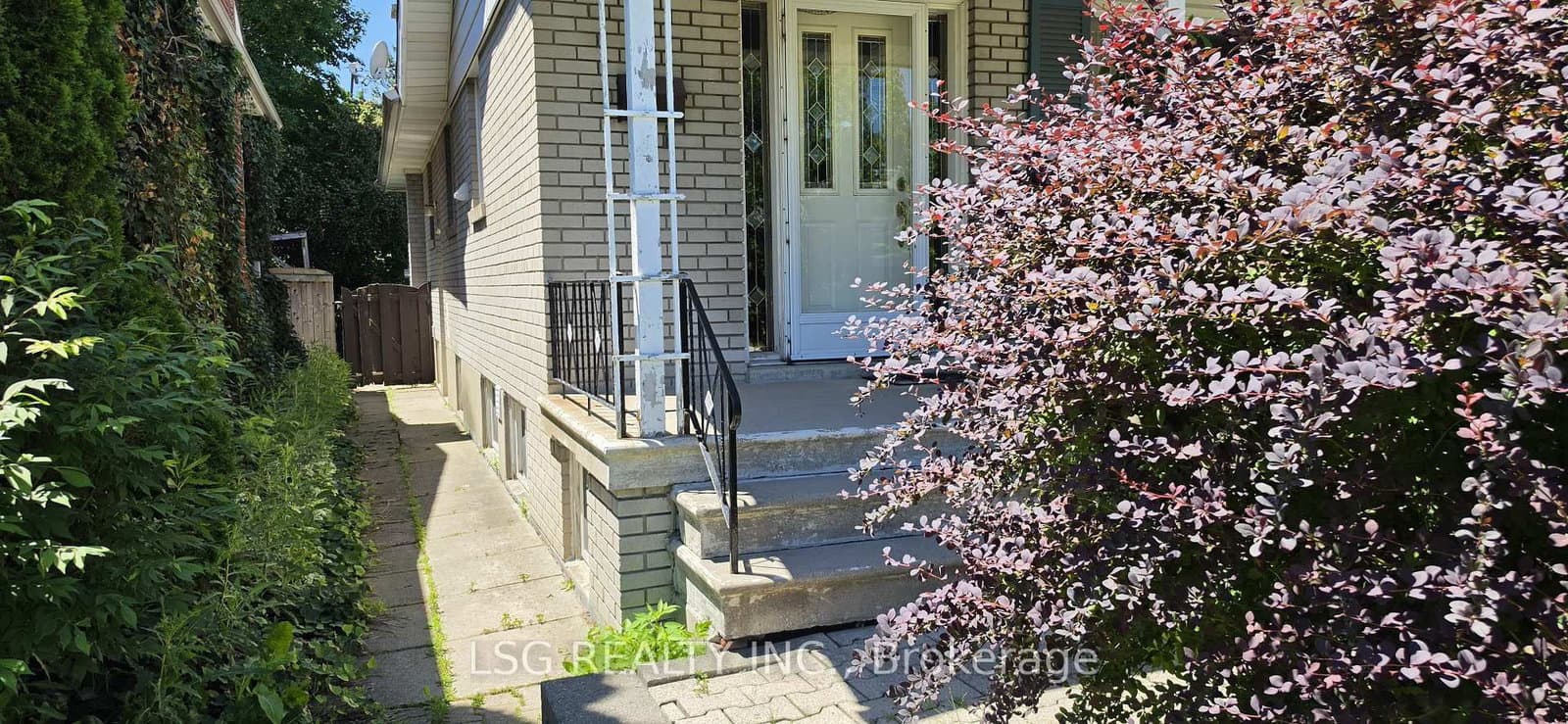 81 Norgrove Crescent - Image 2