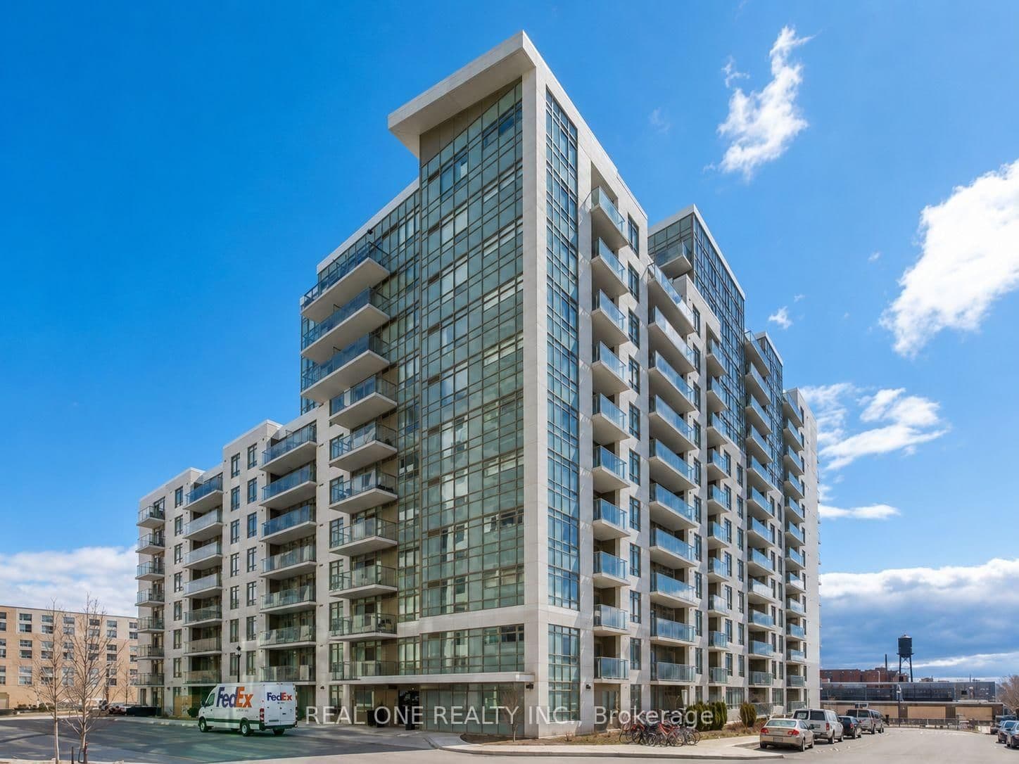 #624 - 812 Lansdowne Avenue