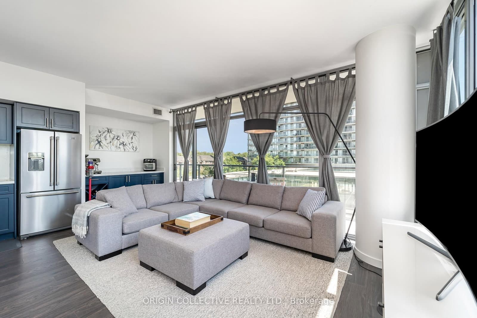 105 The Queensway Avenue, Unit 302 - Image 6