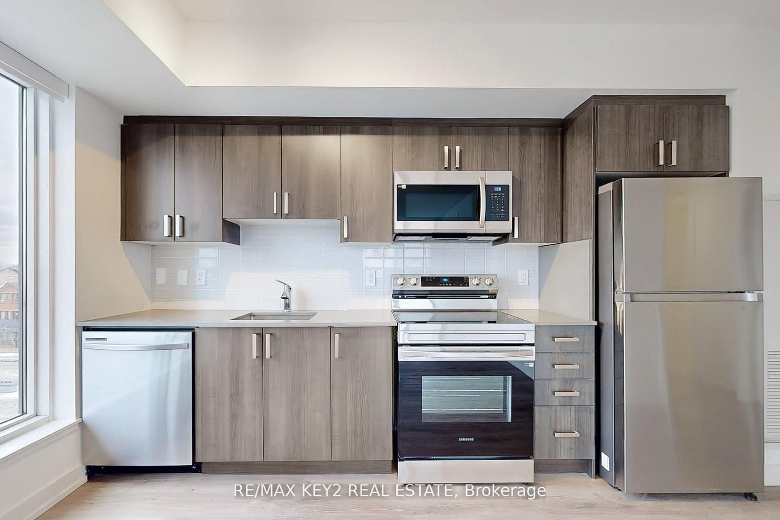 556 Marlee Avenue, Unit 425 - Image 3
