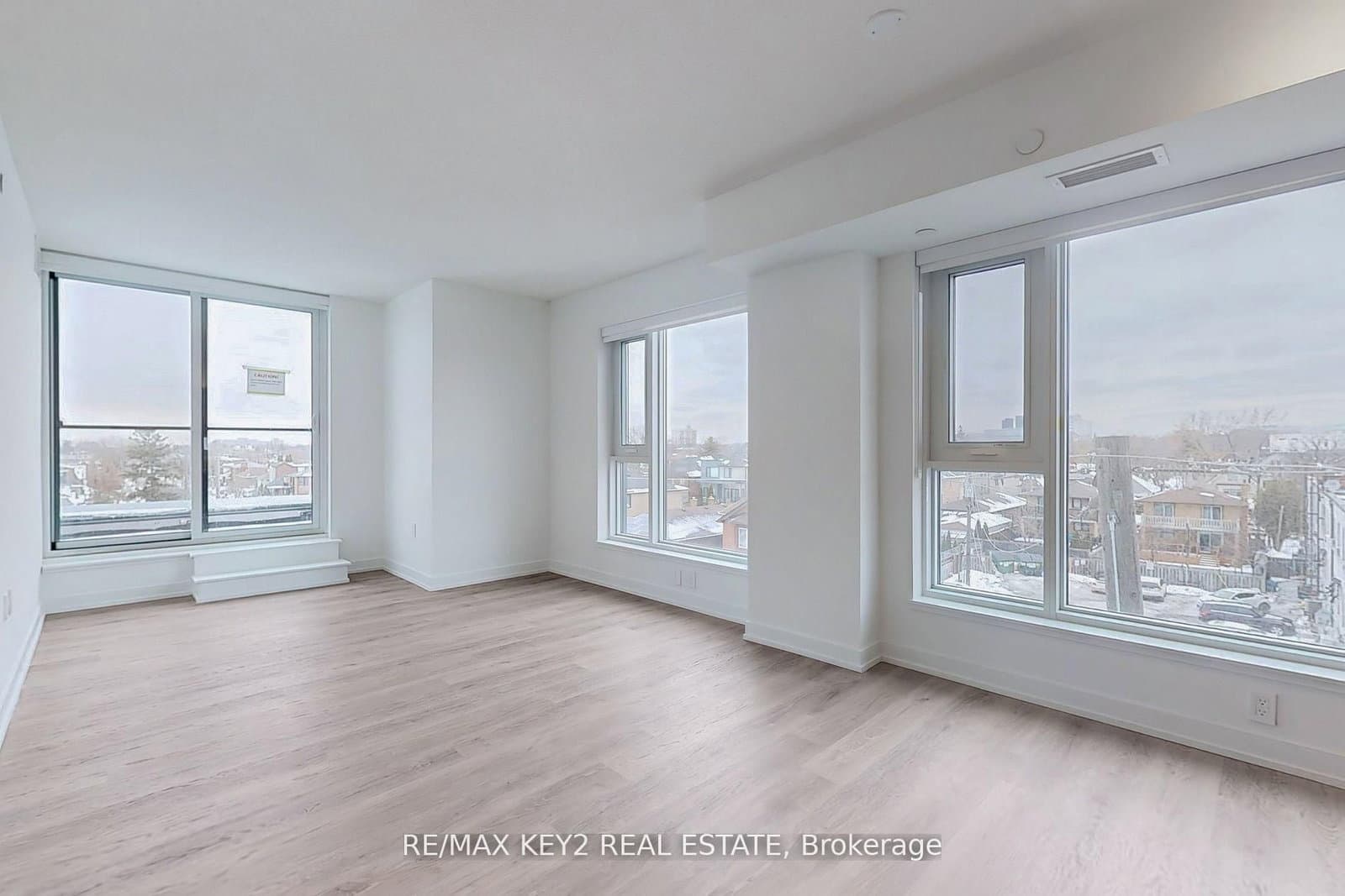 556 Marlee Avenue, Unit 425 - Image 4