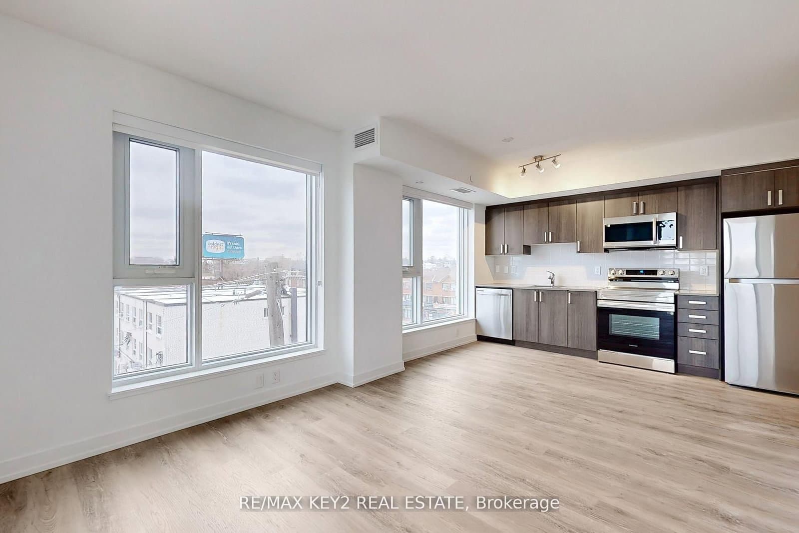 556 Marlee Avenue, Unit 425 - Image 6