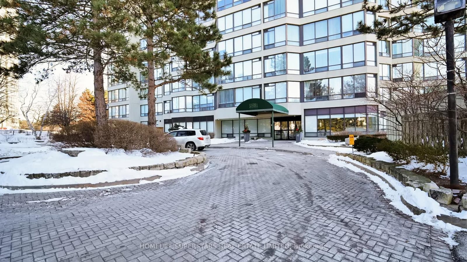 26 Hanover Road, Unit 301 - Image 4
