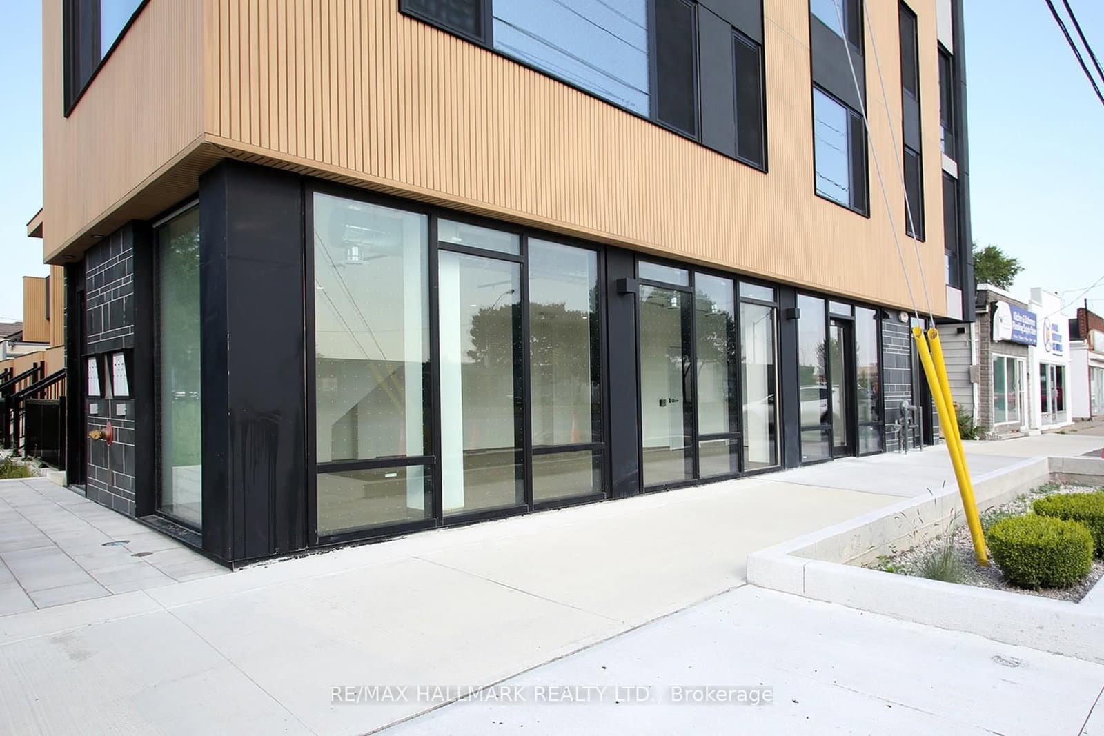 202 Browns Line - Image 3