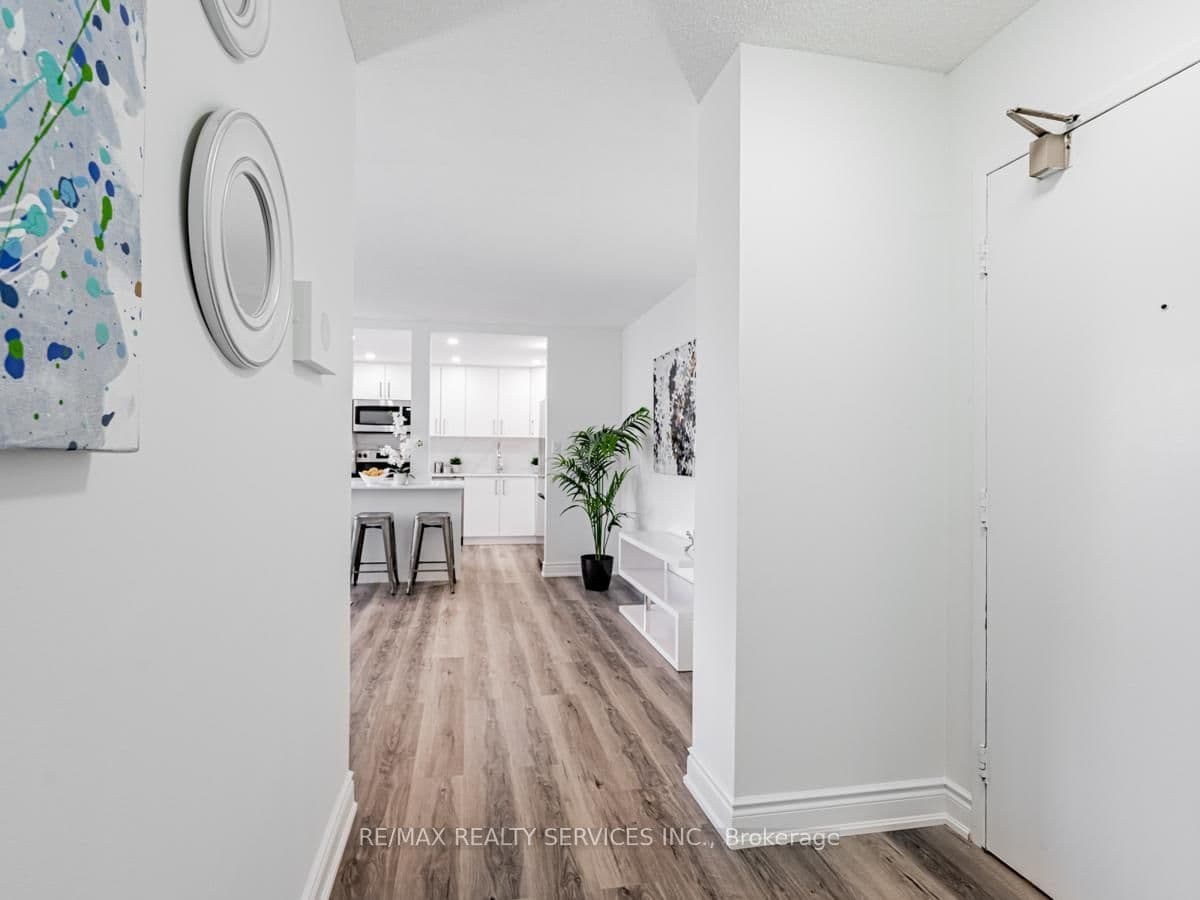3590 Kaneff Crescent, Unit 1108 - Image 2