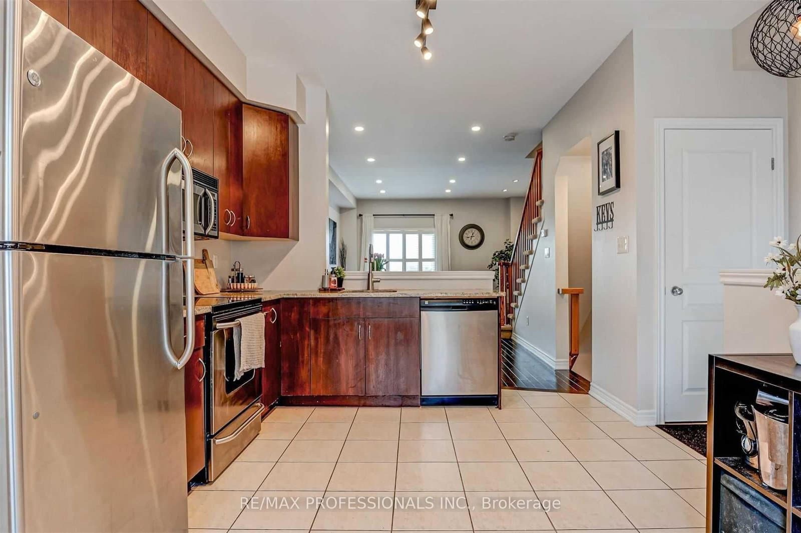676 Rowley Common - Image 3