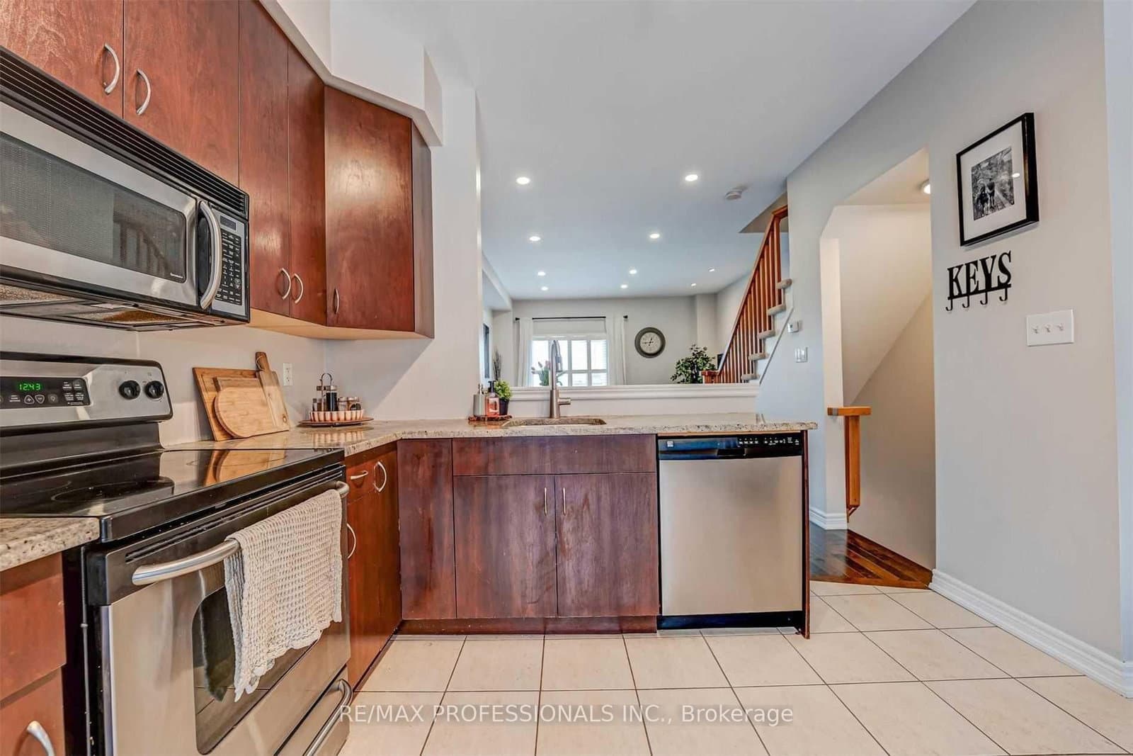 676 Rowley Common - Image 5
