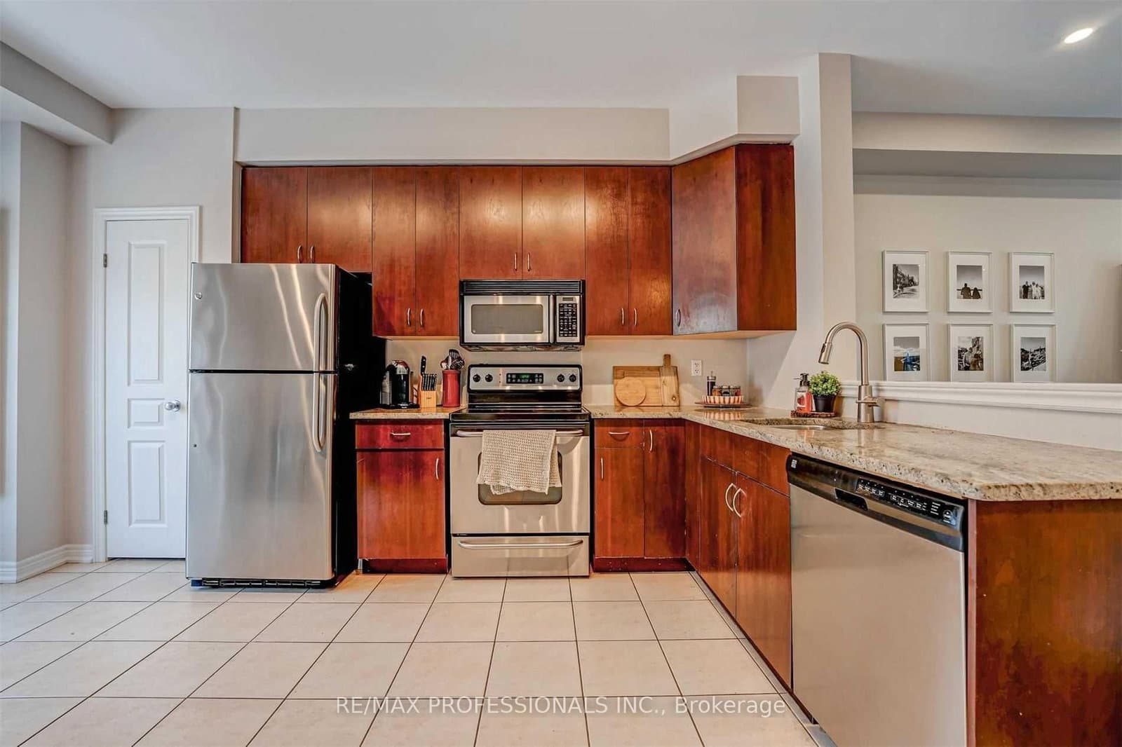 676 Rowley Common - Image 6