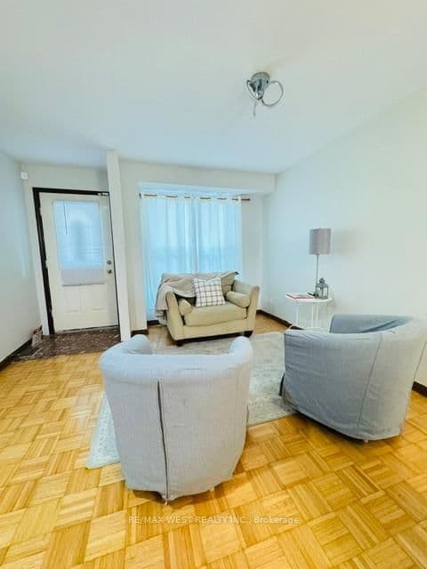 16 Armstrong Avenue - Image 4
