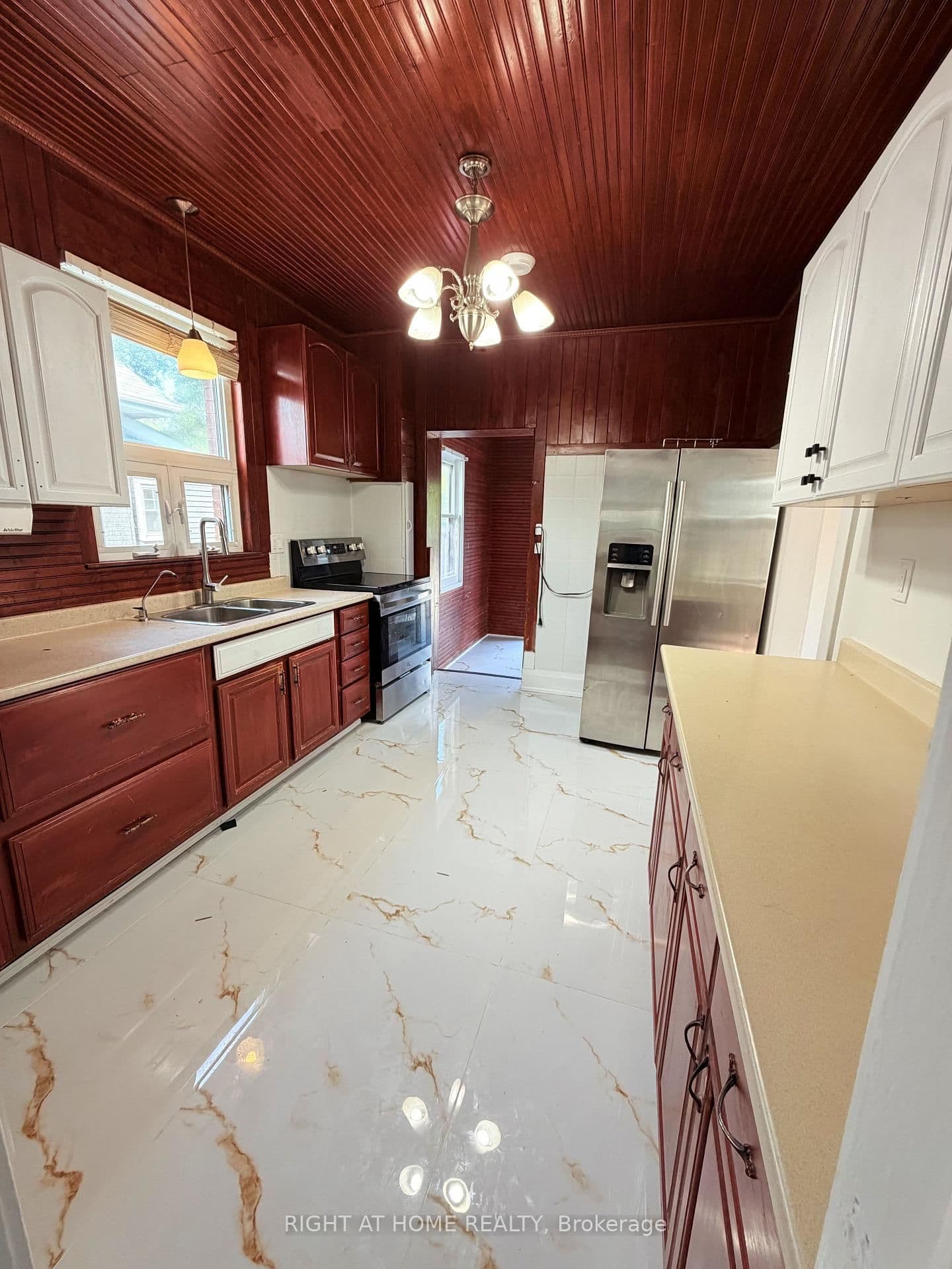 223 Queen Street W - Image 5