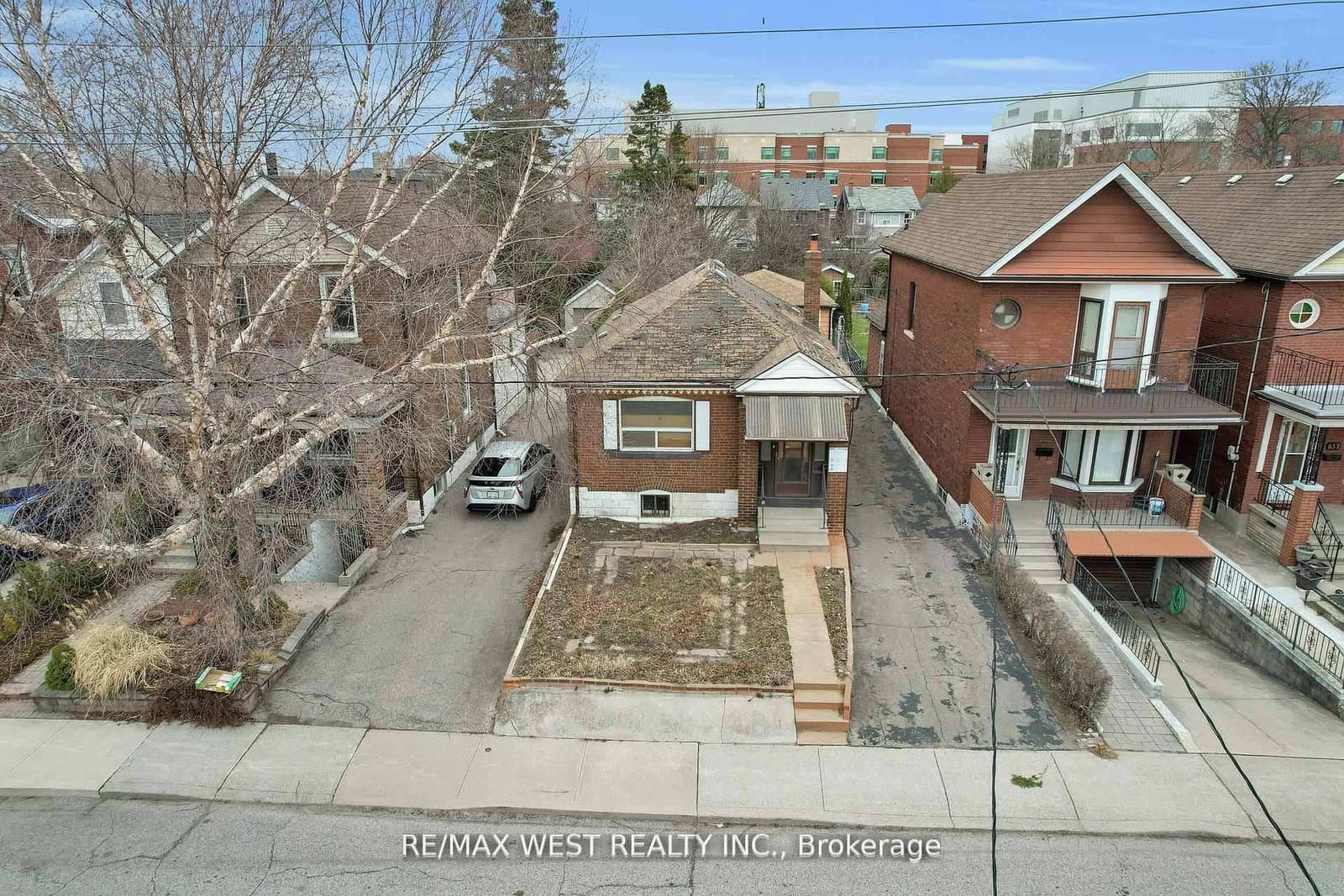 661 Beresford Avenue - Image 2