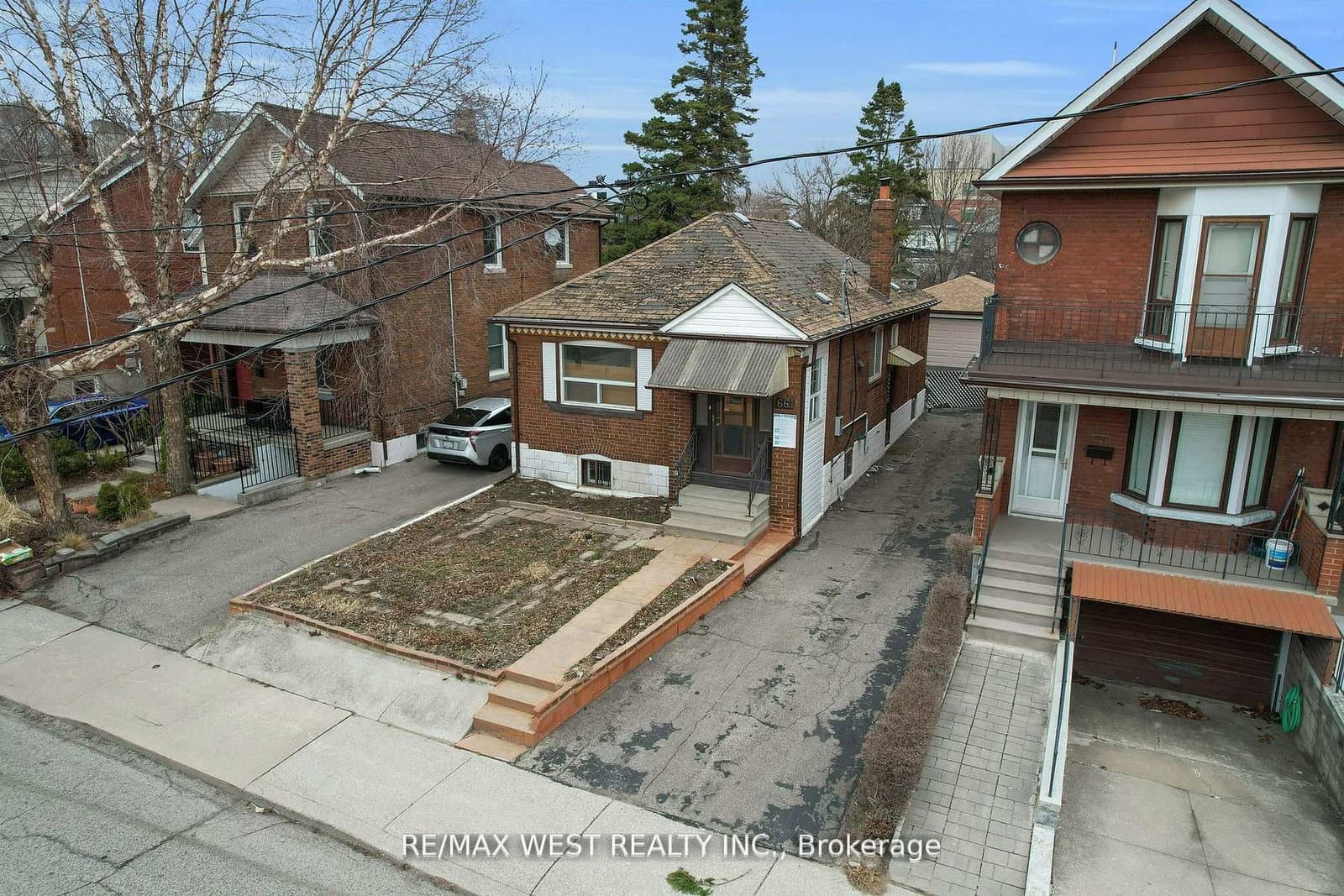 661 Beresford Avenue - Image 3