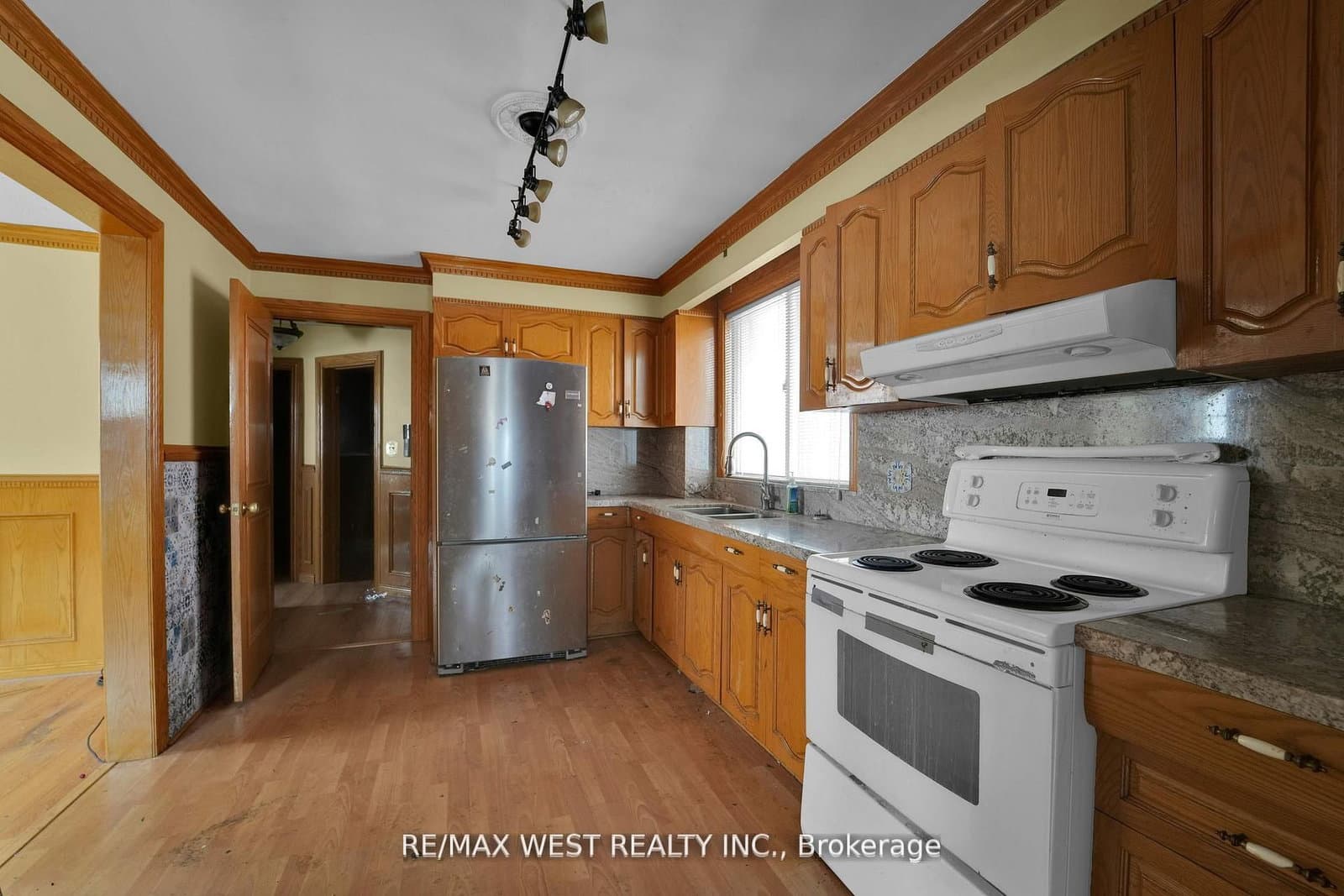 661 Beresford Avenue - Image 6