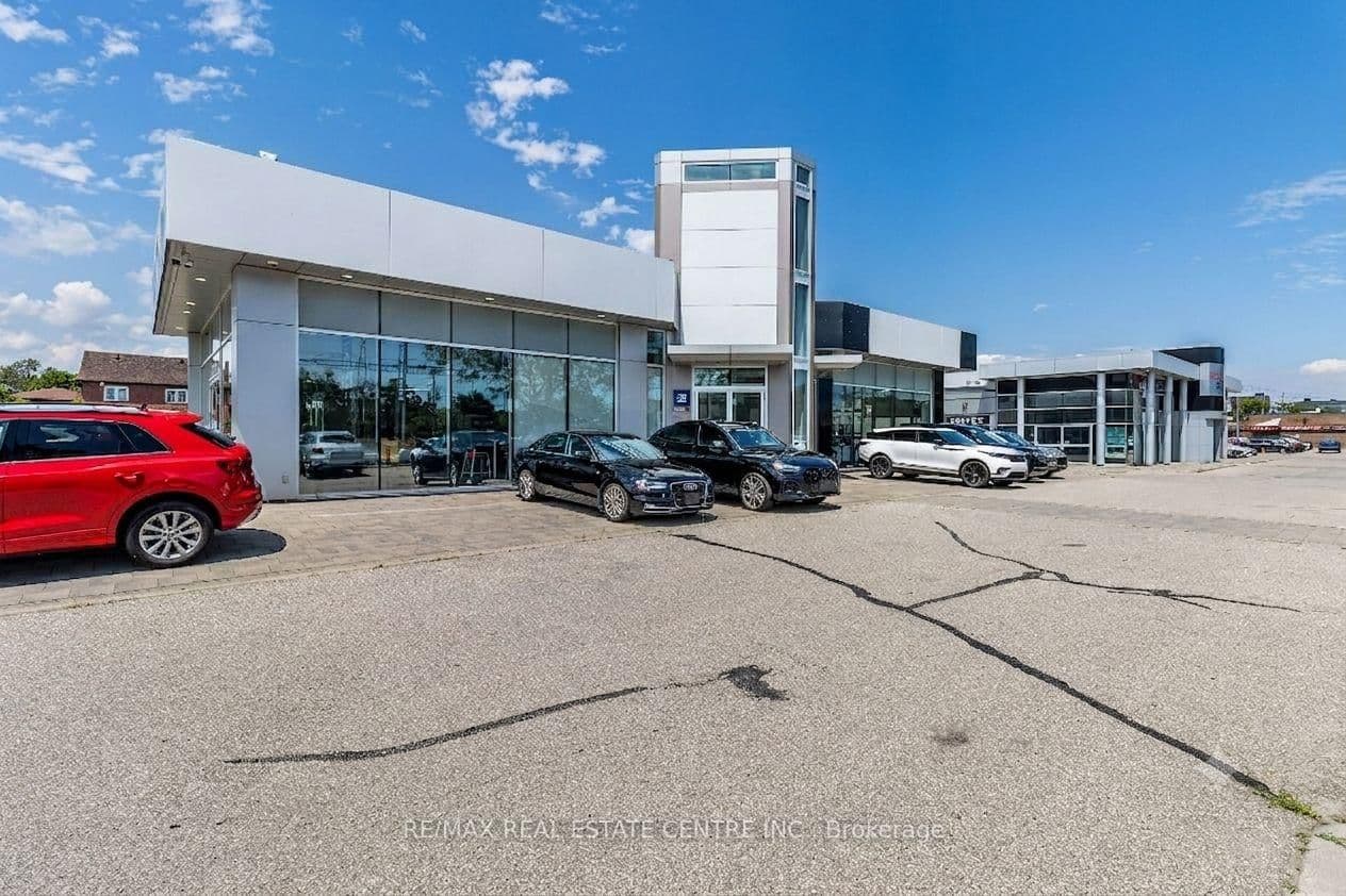 225 Dundas Street E - Image 2