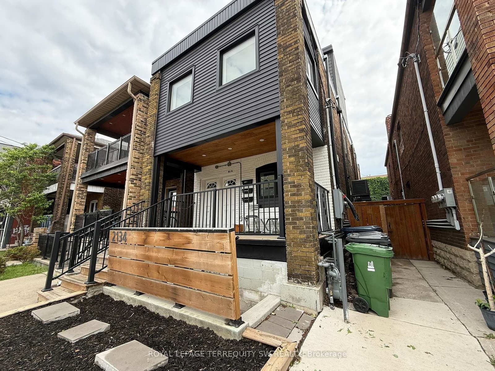 2134 Dundas Street W, Unit Unit 1 Lower - Image 2