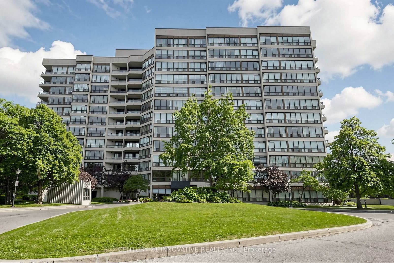 12 NE Laurelcrest Street, Unit 912 - Image 1