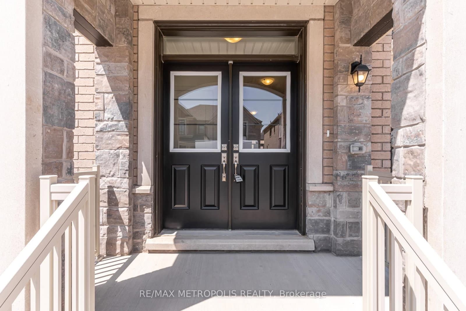 1481 Buttercup Court - Image 2