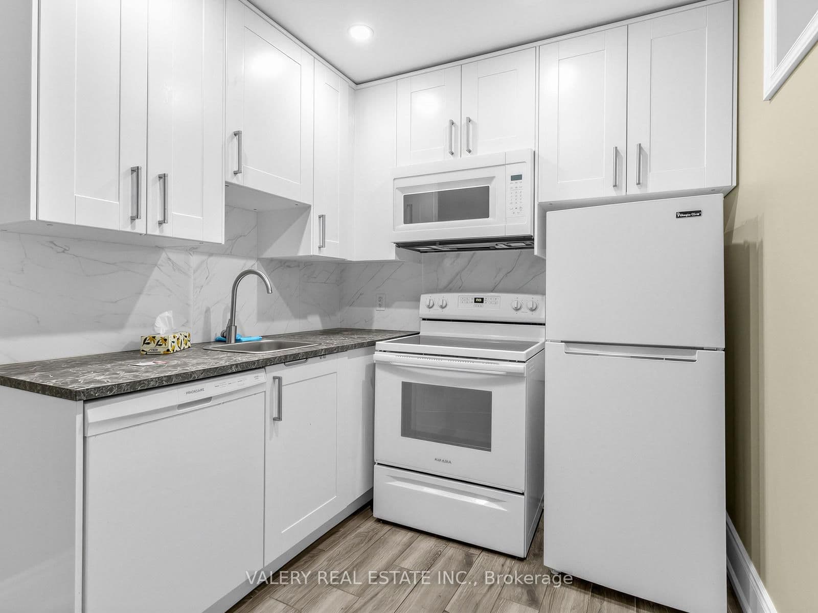133 Meadowvale Drive, Unit Lower - Image 2