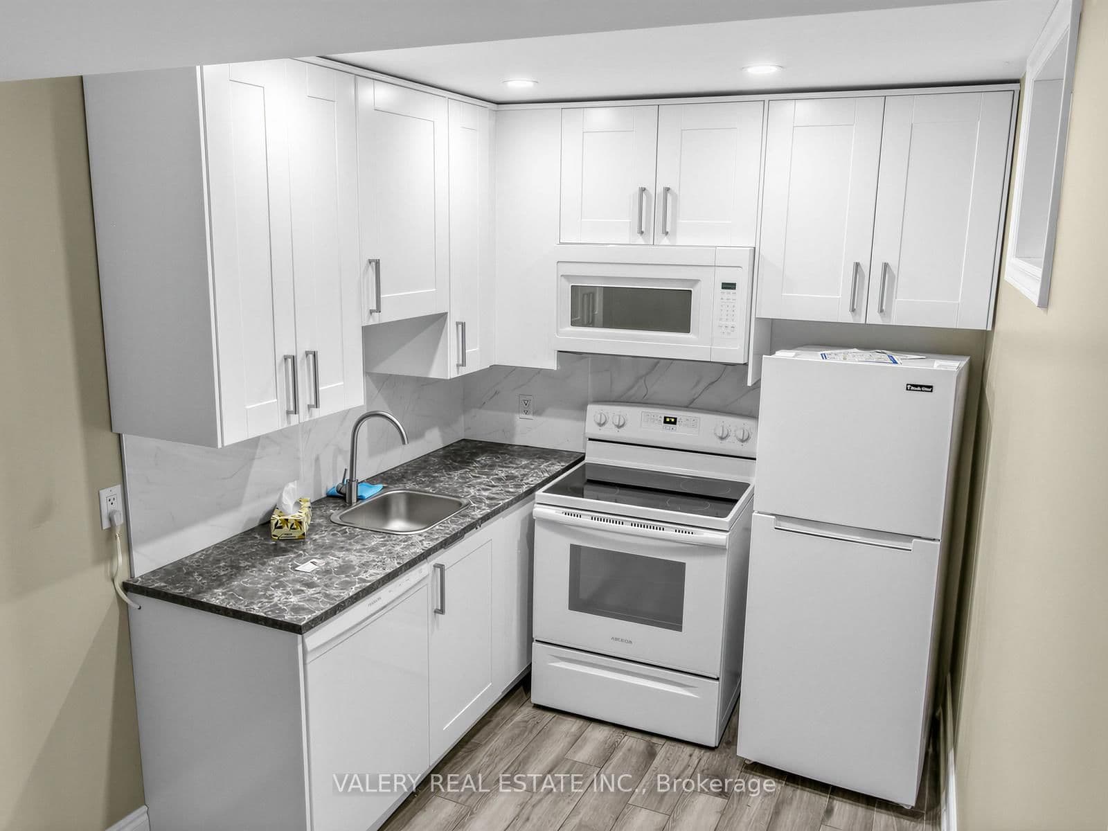 133 Meadowvale Drive, Unit Lower - Image 3