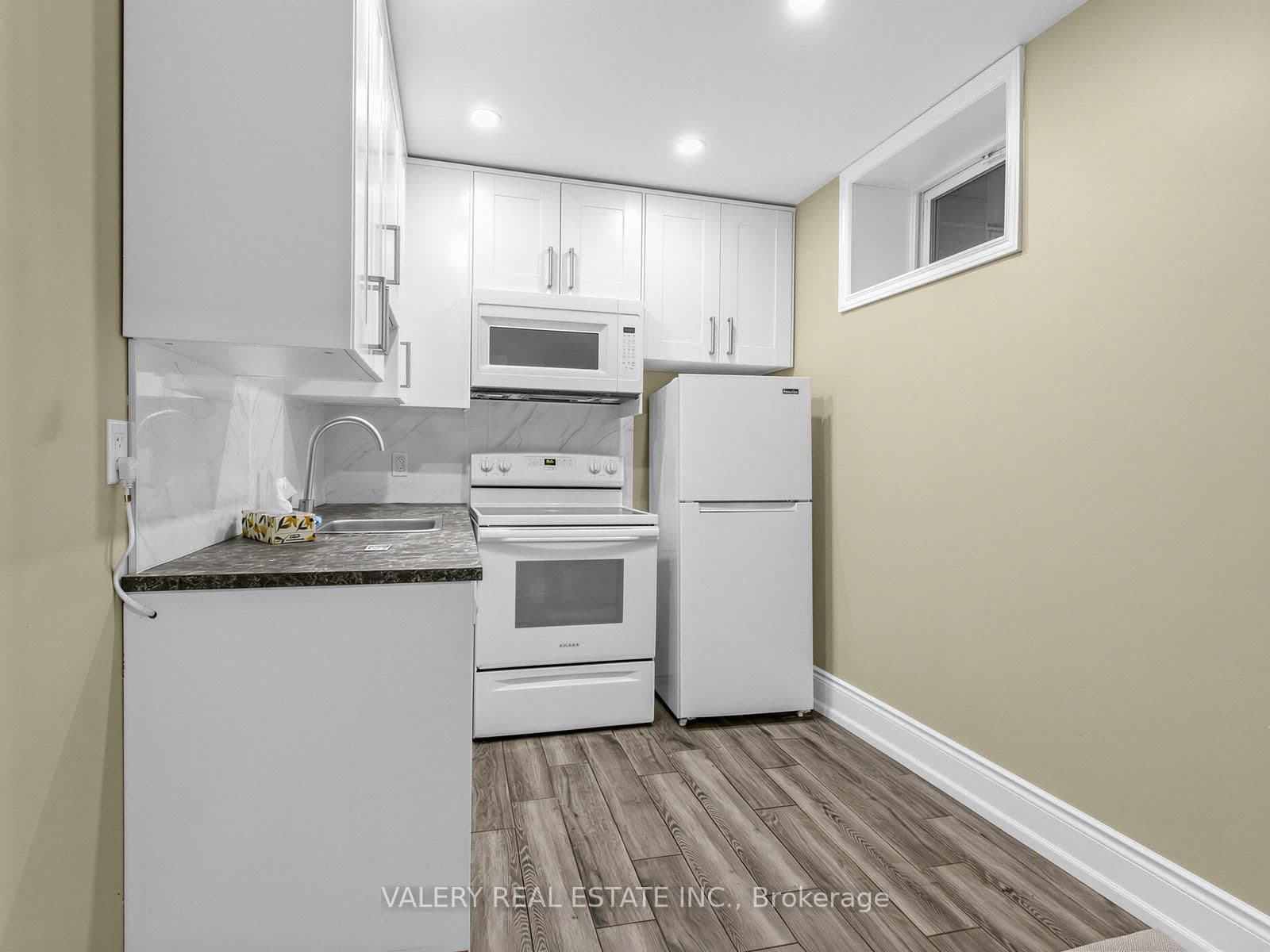 133 Meadowvale Drive, Unit Lower - Image 4