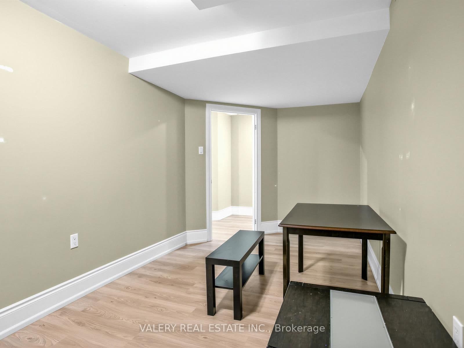 133 Meadowvale Drive, Unit Lower - Image 5