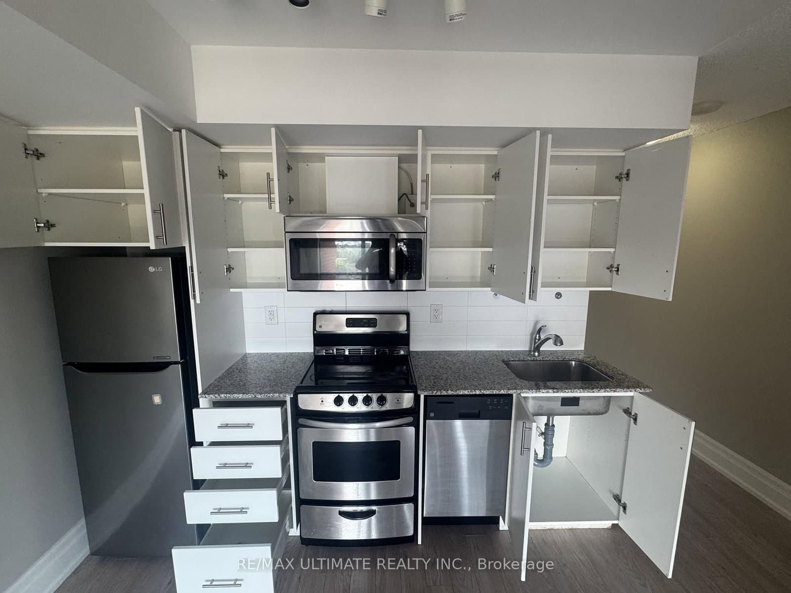 800 Lawrence Avenue W, Unit 516 - Image 3