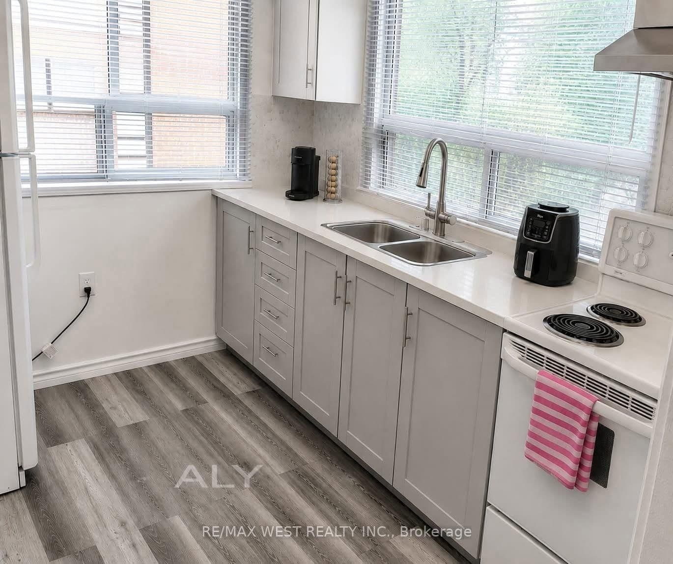 321 Caledonia Road, Unit upper - Image 3