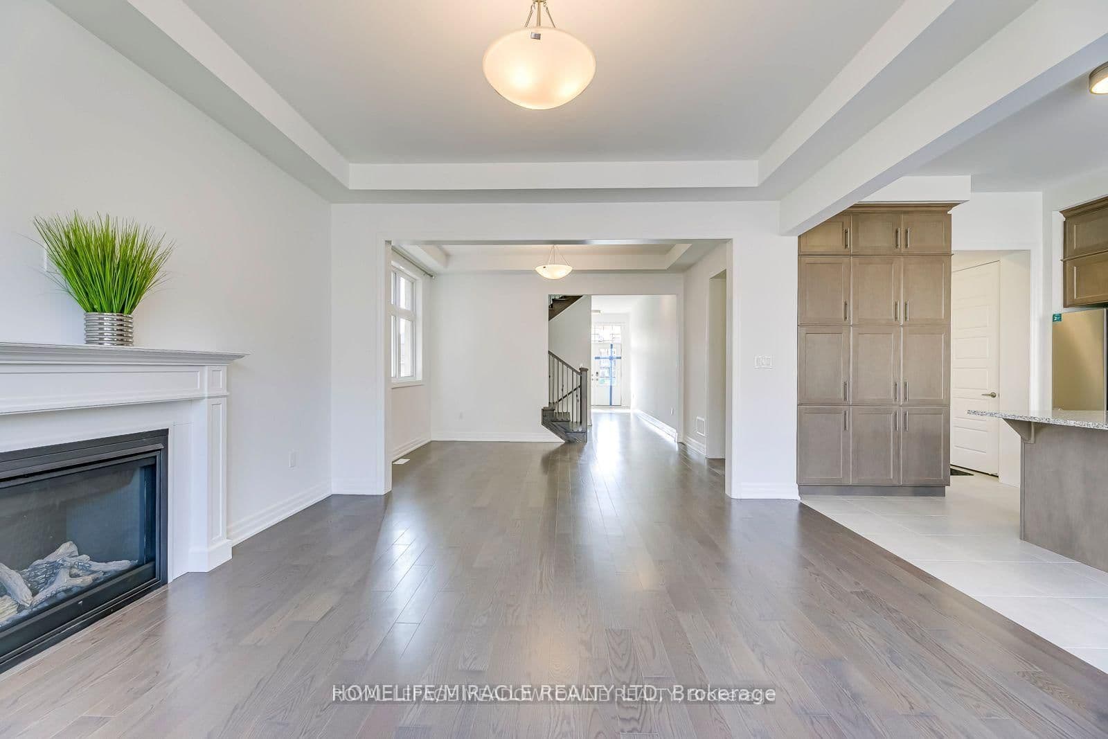 3133 Moss Gardens - Image 3