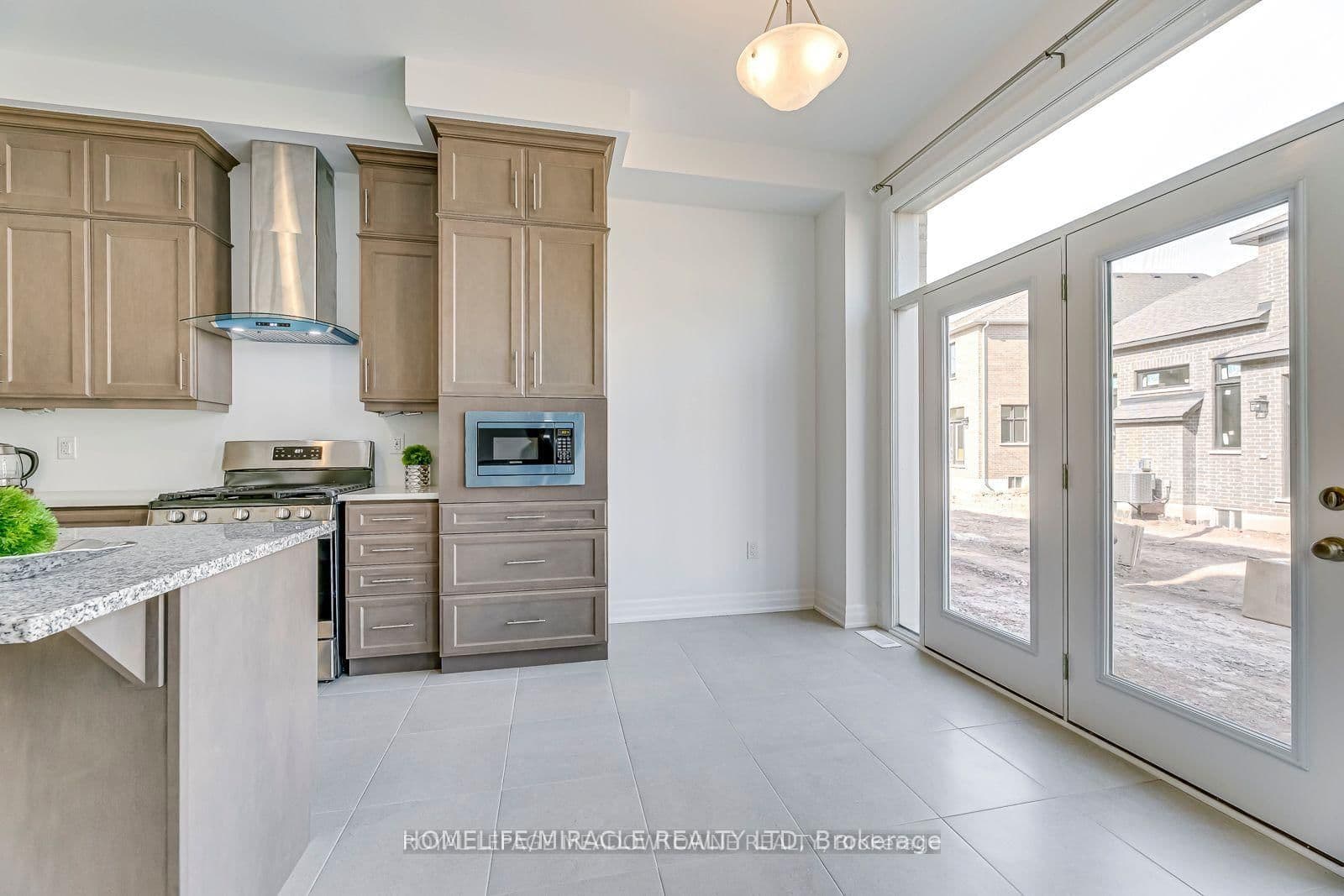 3133 Moss Gardens - Image 5