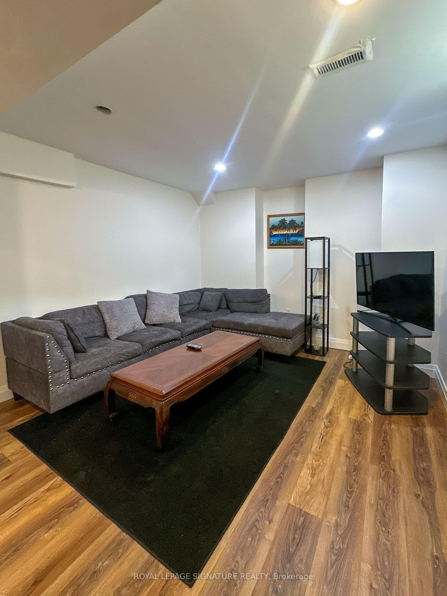 3974 Foxwood Avenue, Unit Bsmt - Image 3