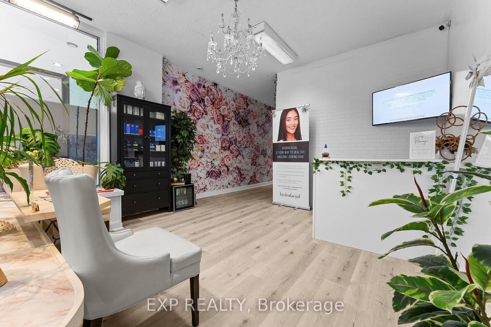 213 Lakeshore Road E, Unit Main - Image 1