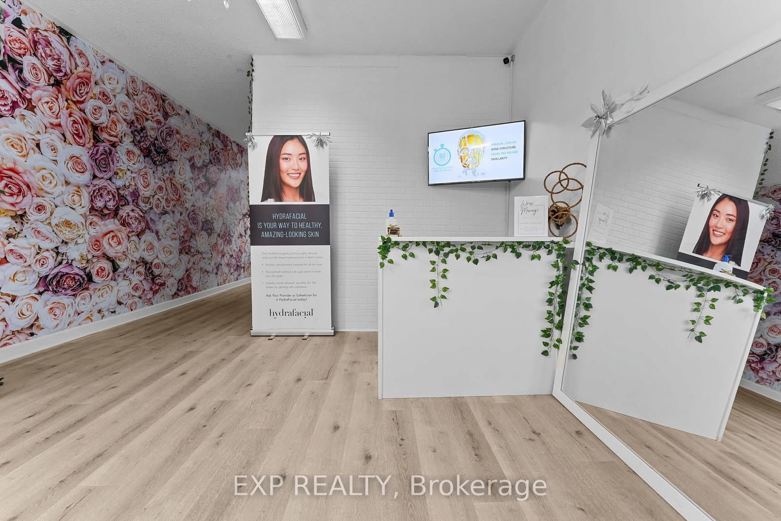 213 Lakeshore Road E, Unit Main - Image 4