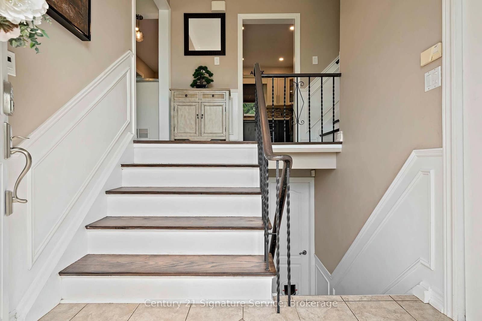 1563 Brentano Boulevard - Image 3