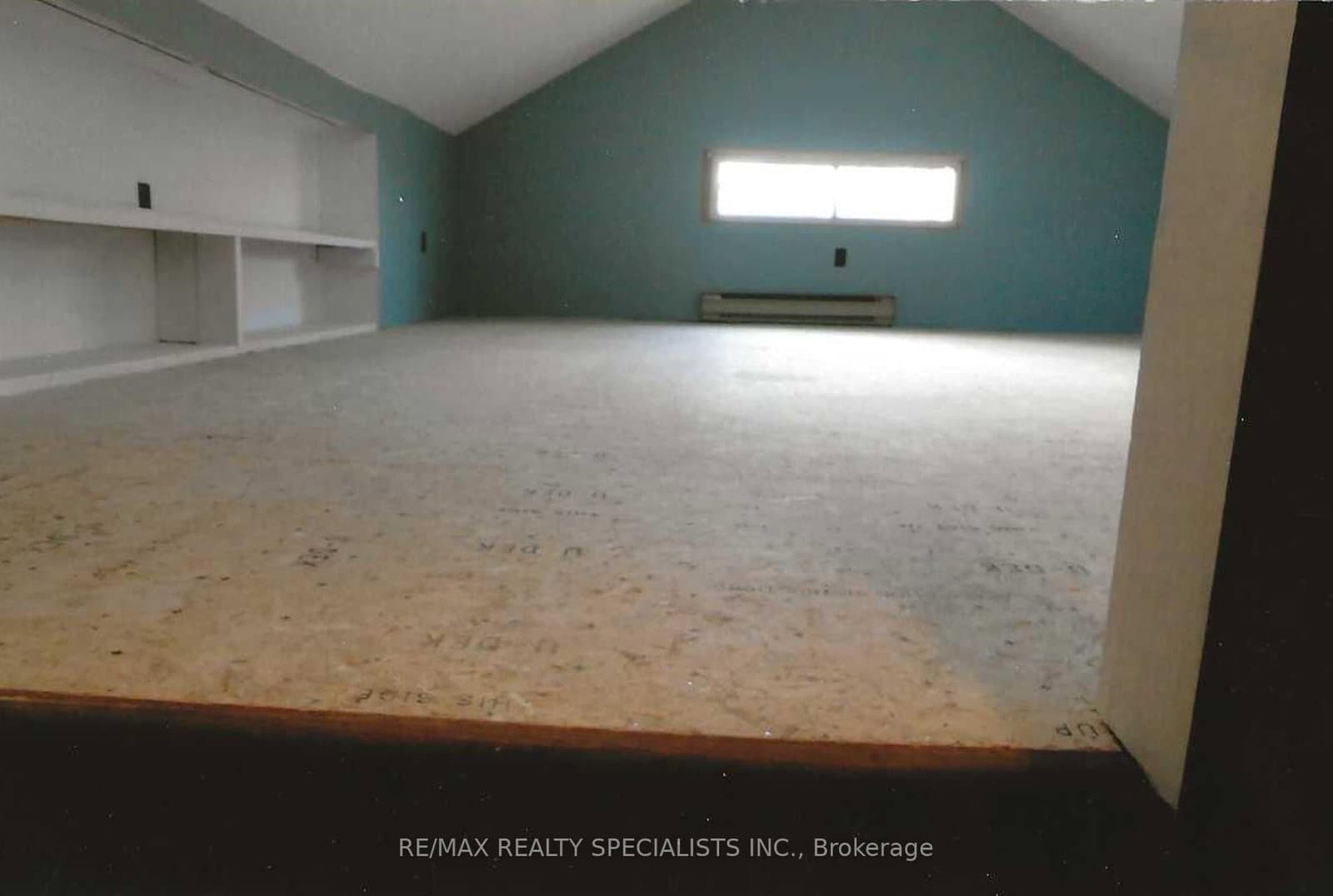 16 Wellington Street E - Image 3