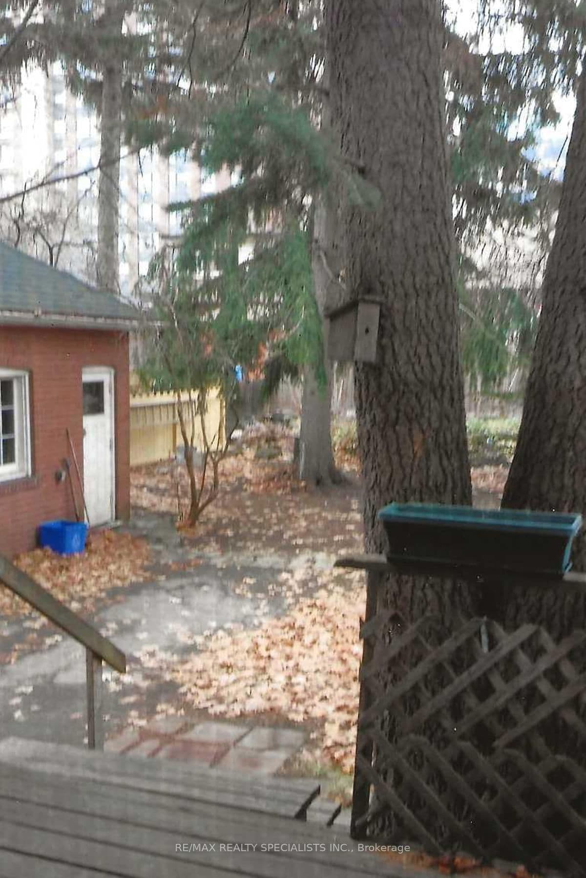 16 Wellington Street E - Image 5