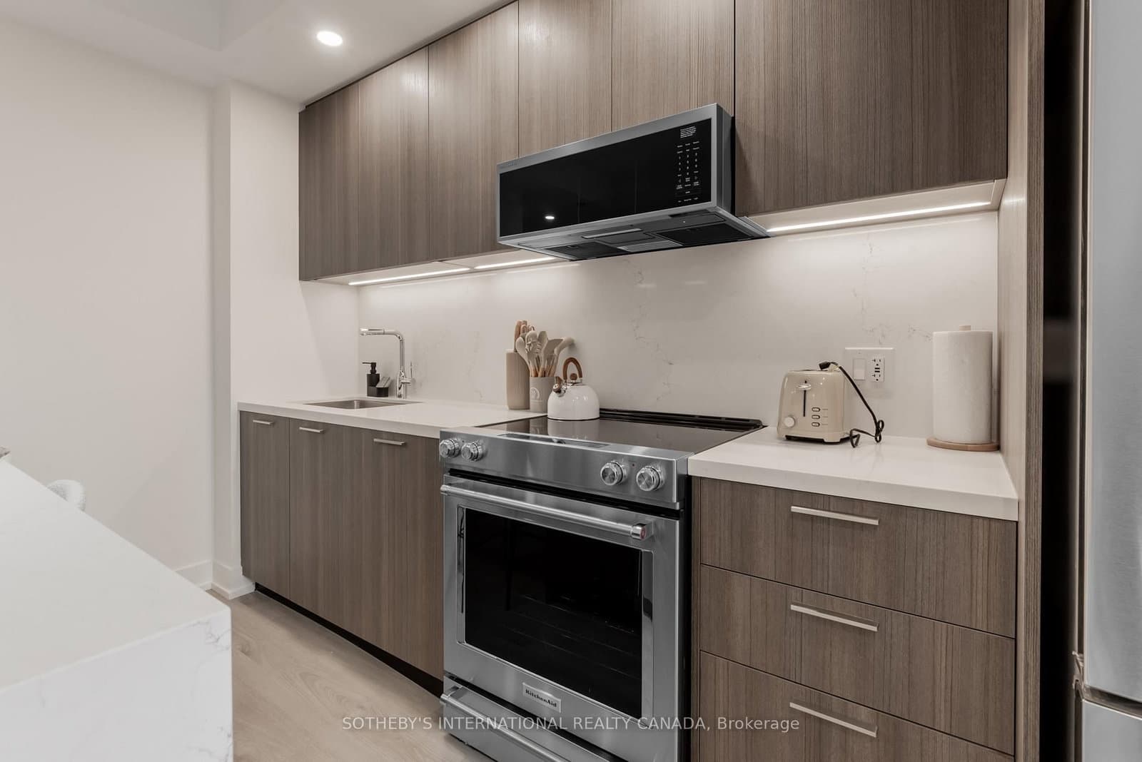 29 York Garden Way, Unit 1404 - Image 2