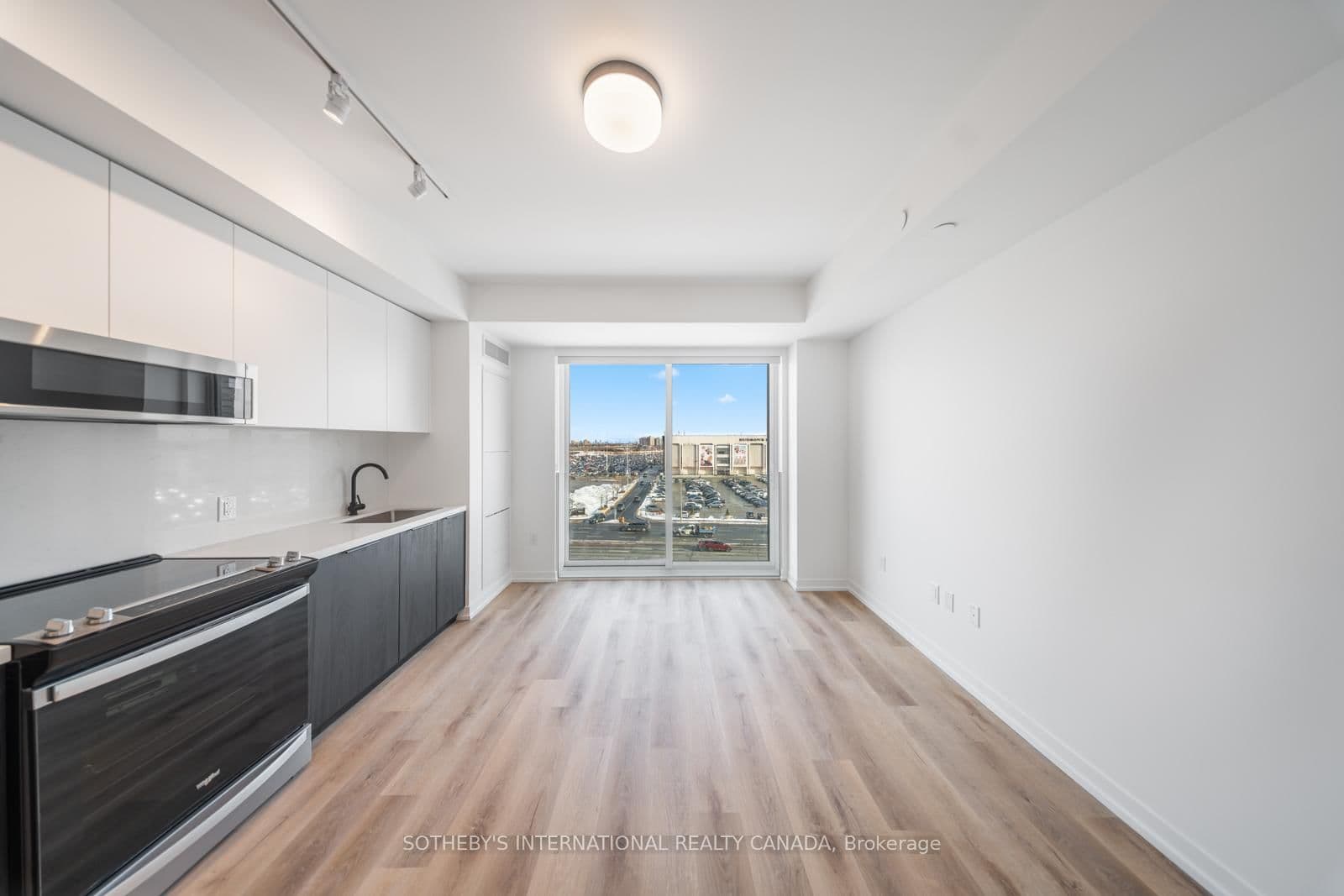 5 York Garden Way, Unit 703 - Image 1