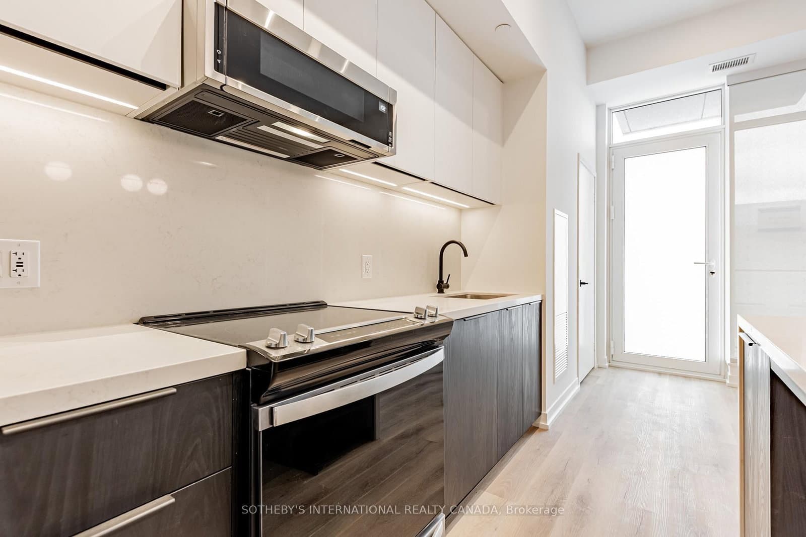 5 York Garden Way, Unit TH#101 - Image 4