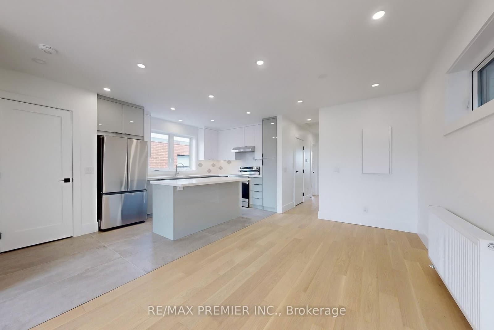 148 Lambton Avenue, Unit 2 (Upper) - Image 4