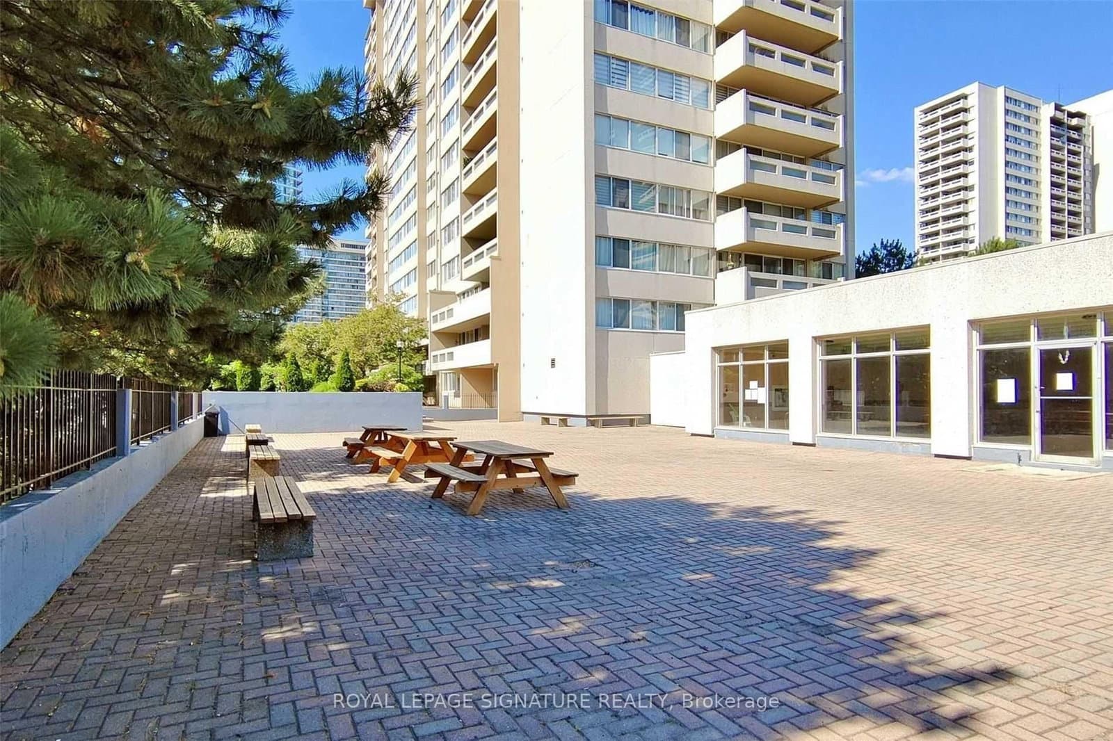 3590 Kaneff Crescent, Unit 1407 - Image 6