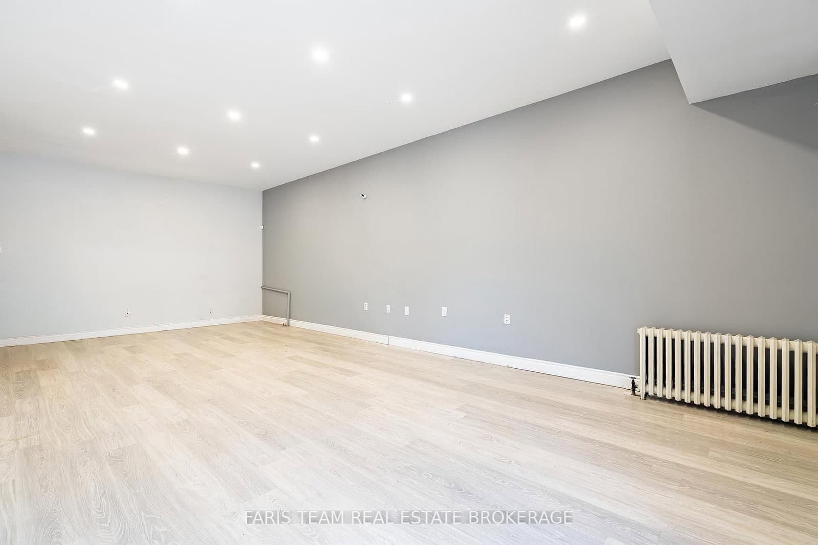 267 Lakeshore Road E - Image 5