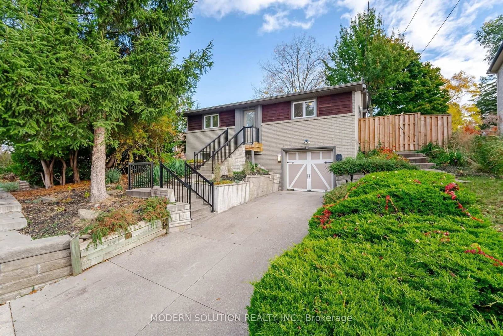2557 Mindemoya Road - Image 2