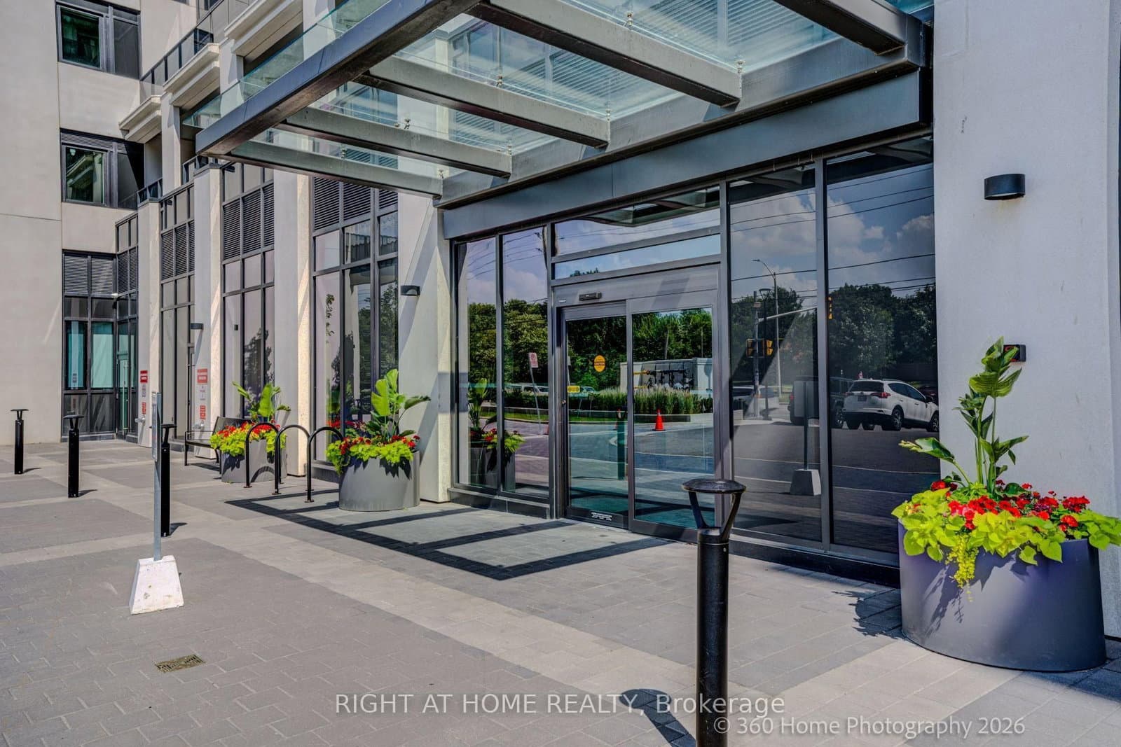 #505 - 202 Burnhamthorpe Road E