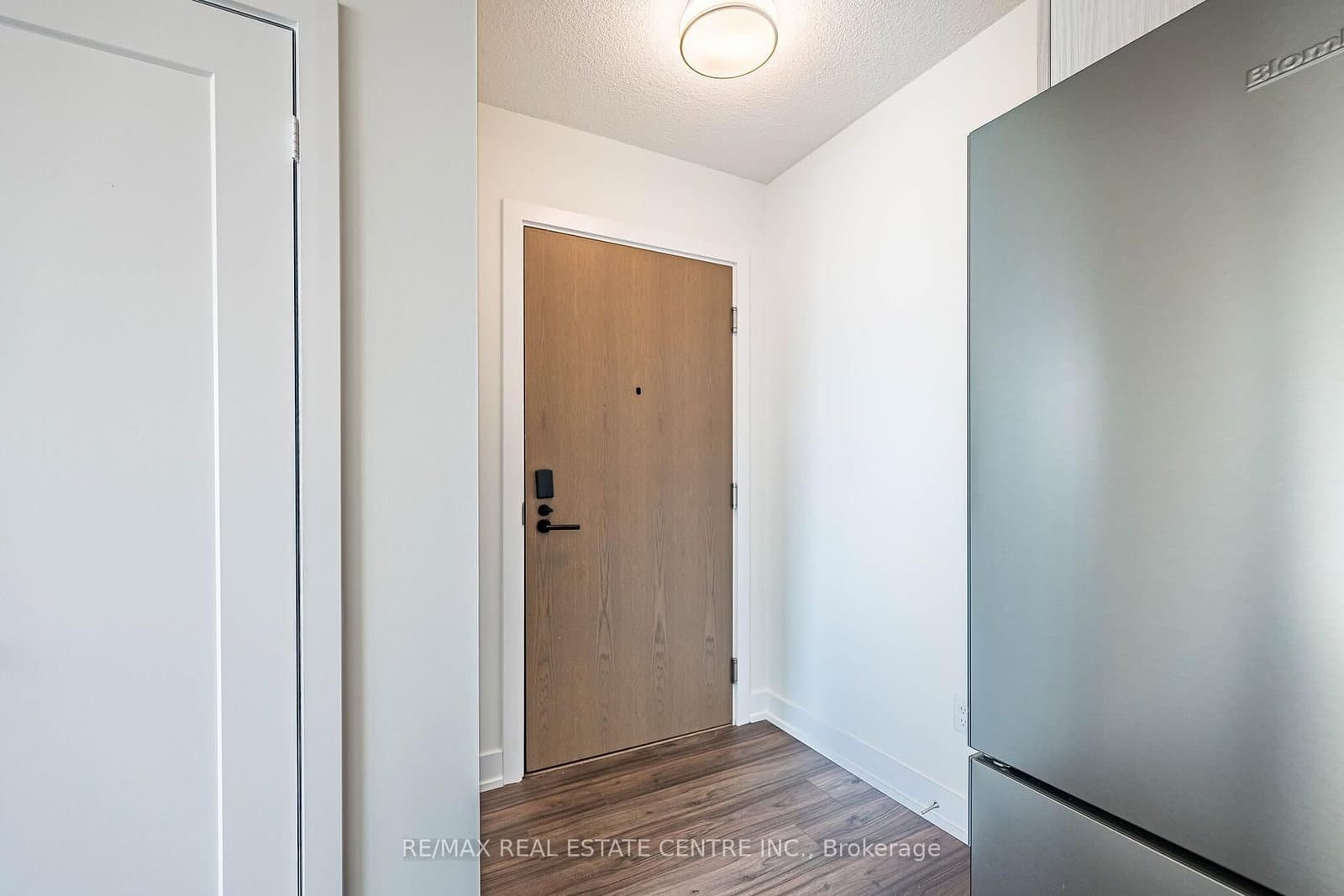 10 Eva Road, Unit ph01 - Image 4