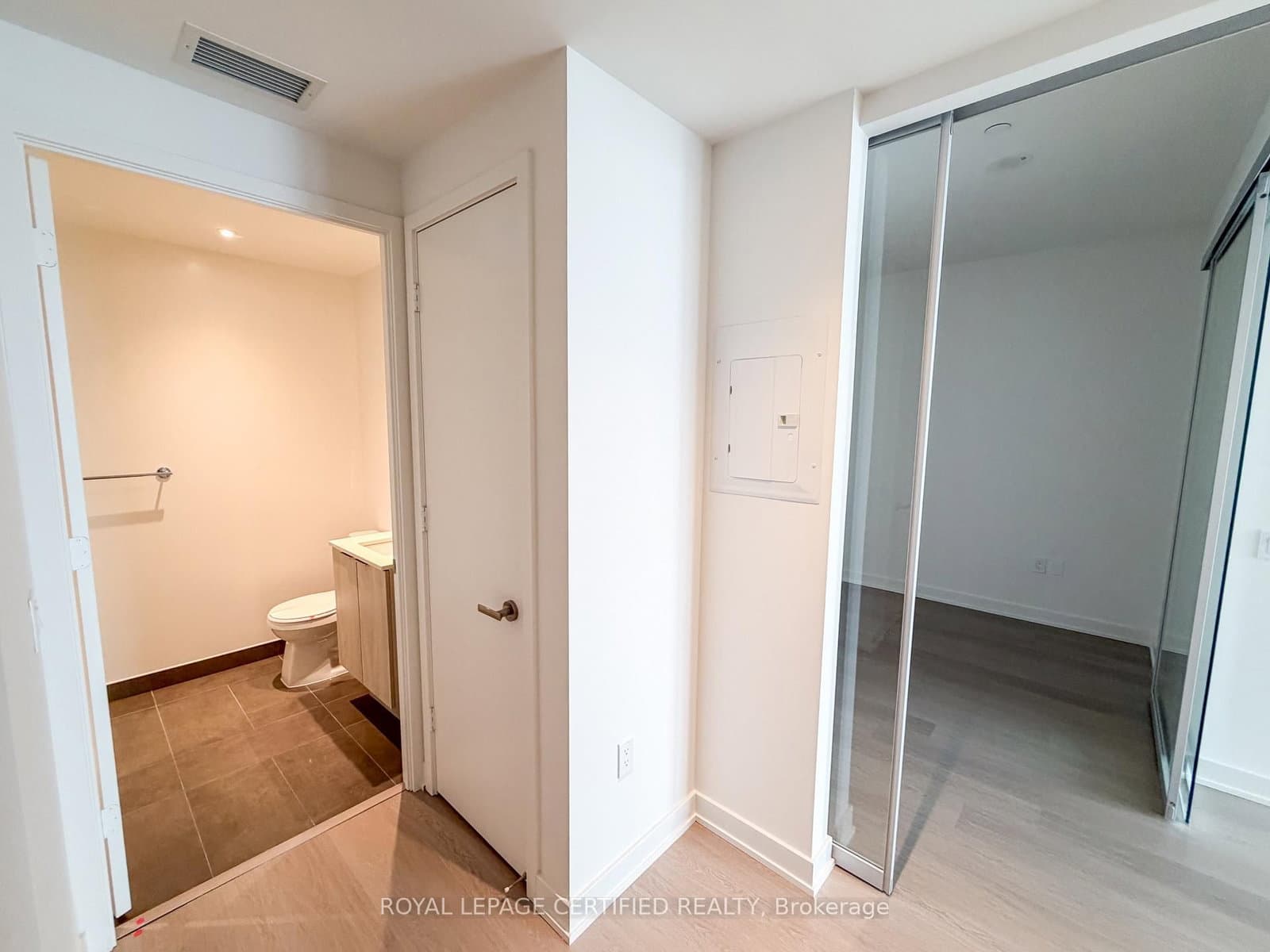 448 Burnhamthorpe Rd W, Unit 6407 - Image 4