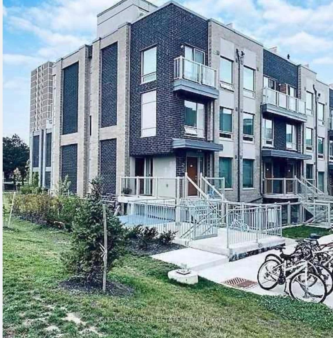 7 Applewood Lane, Unit 213 - Image 2