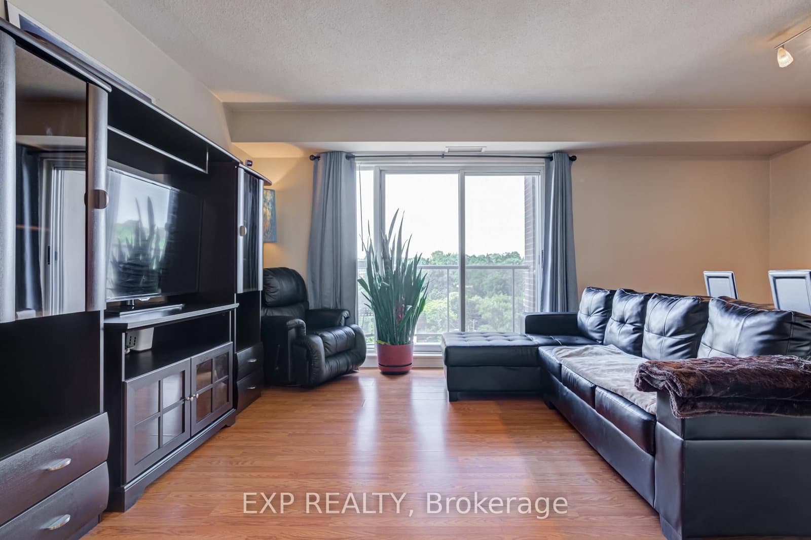 2088 Lawrence Avenue W, Unit 707 - Image 4
