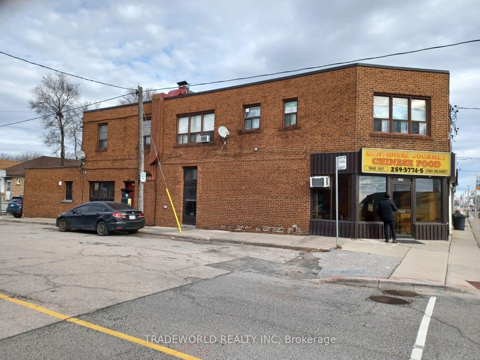 1260 The Queensway - Image 1