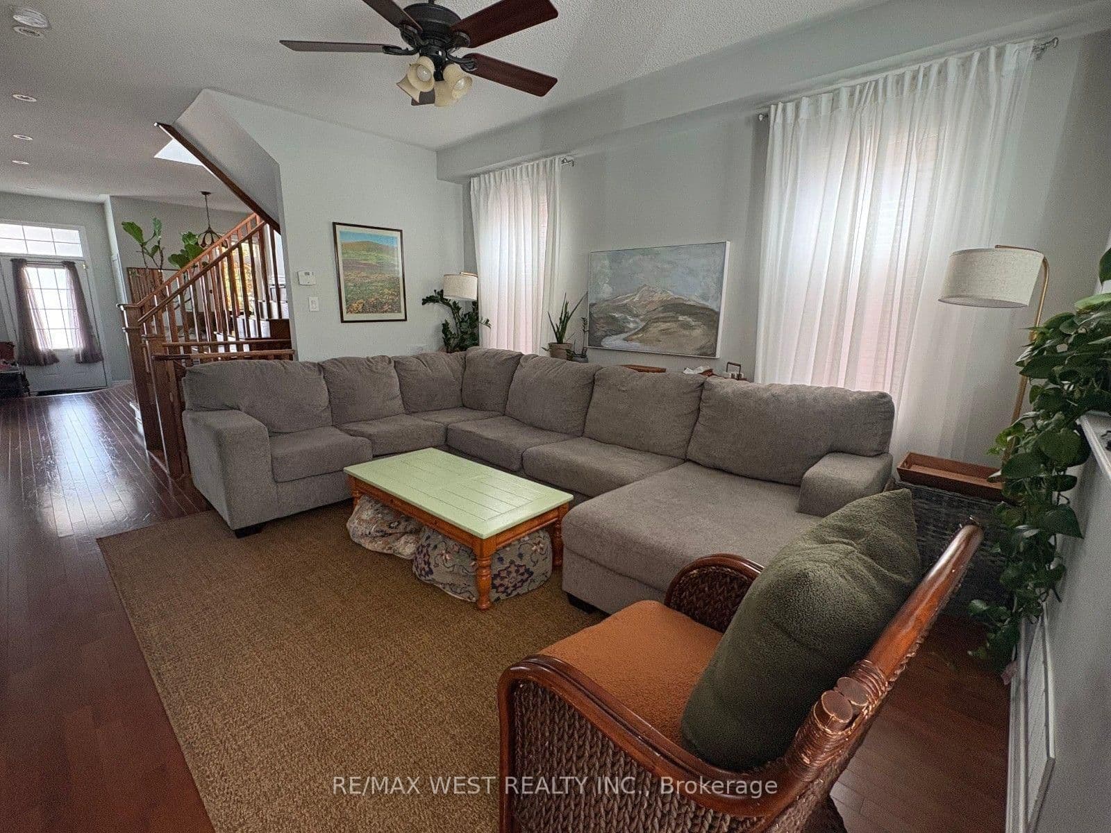 8 Callalily Road - Image 2